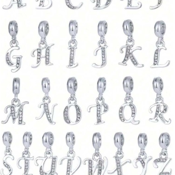 Charm-Bracelet- The Letter P initial in silver tone. Charm/Pendent nwt - Picture 2 of 10